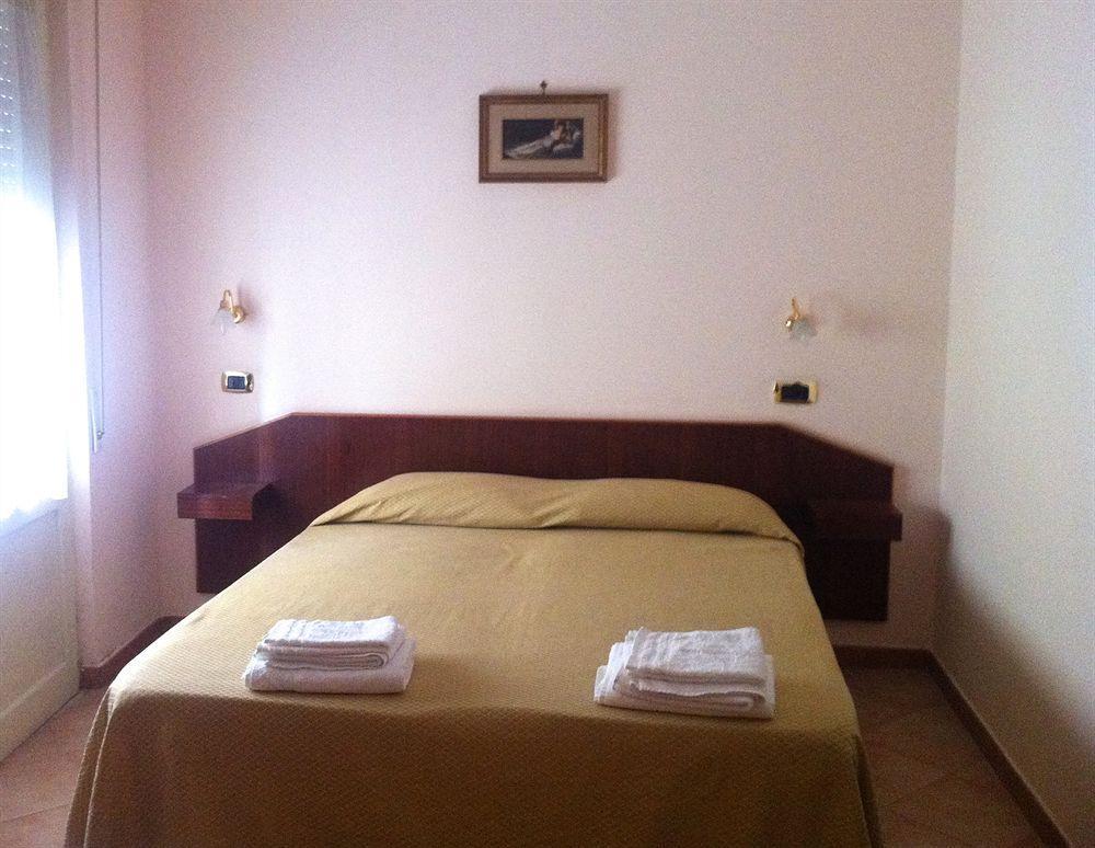 Hotel Eliseo Fiuggi Buitenkant foto