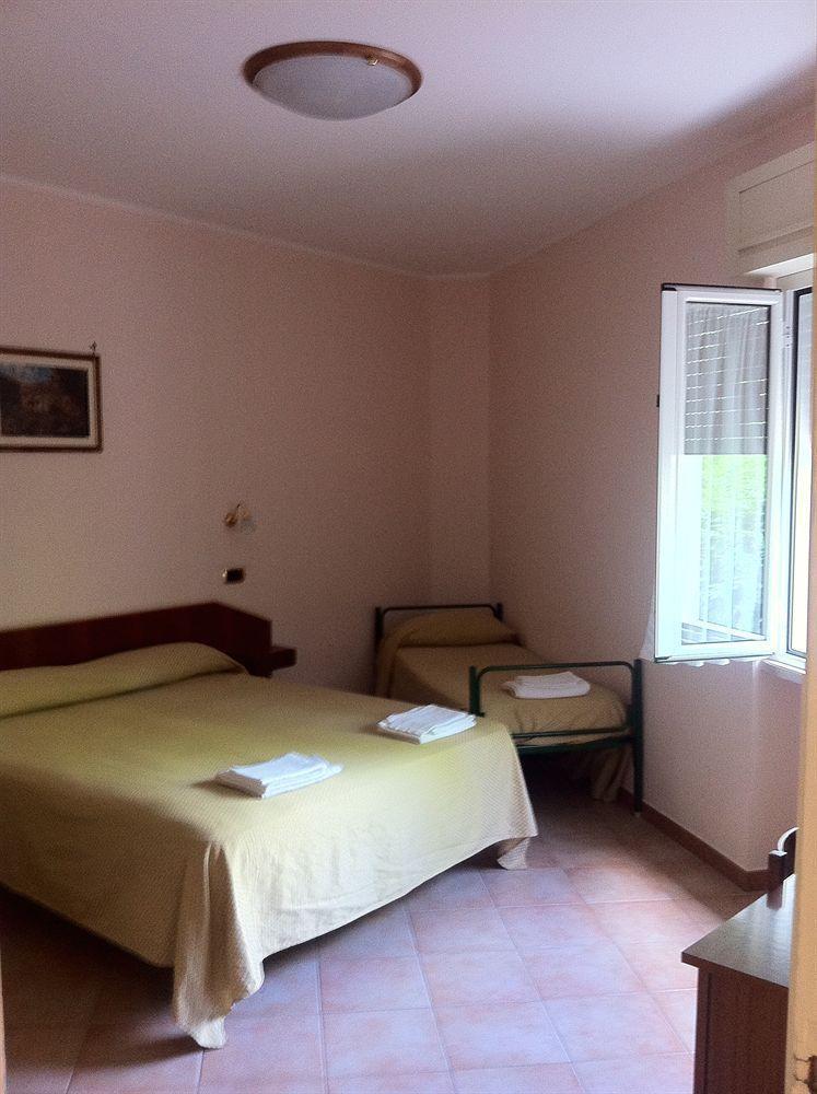Hotel Eliseo Fiuggi Buitenkant foto